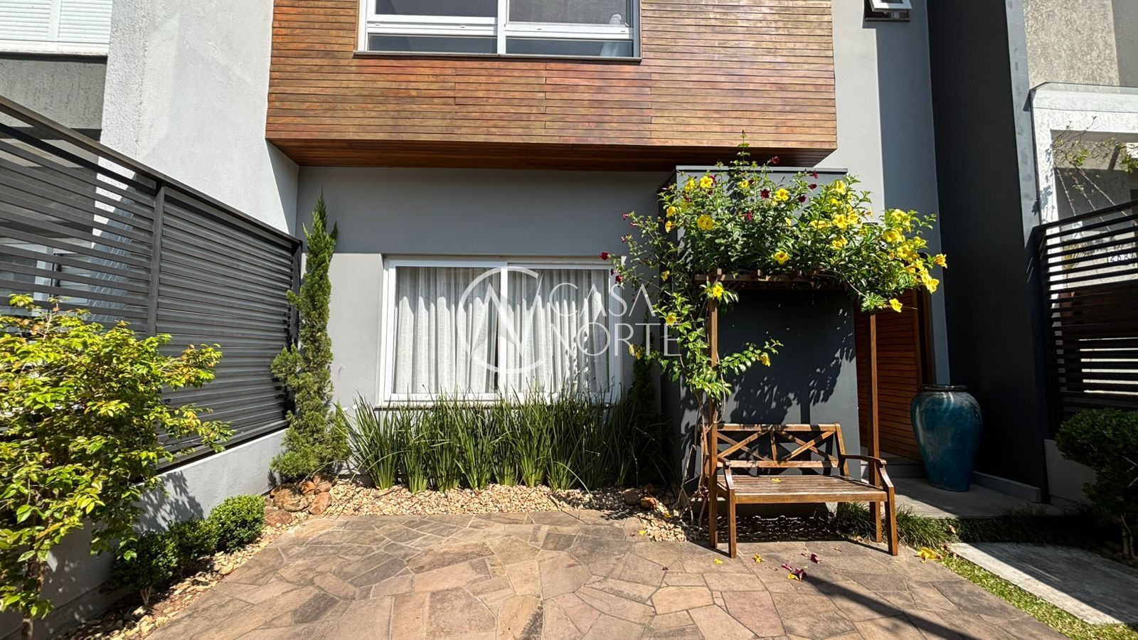 Casa à venda com 3 quartos, 150m², 1 suíte, 2 vagas, Rua Canísio Binsfeld no bairro Hípica em Porto Alegre