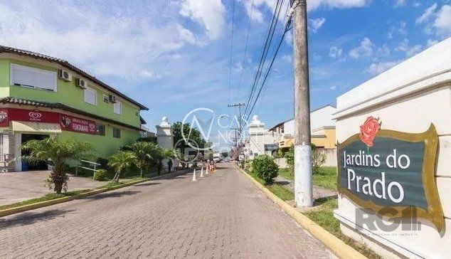 Casa à venda com 2 quartos, 60m², 2 vagas, Rua Guatambu no bairro Hípica em Porto Alegre