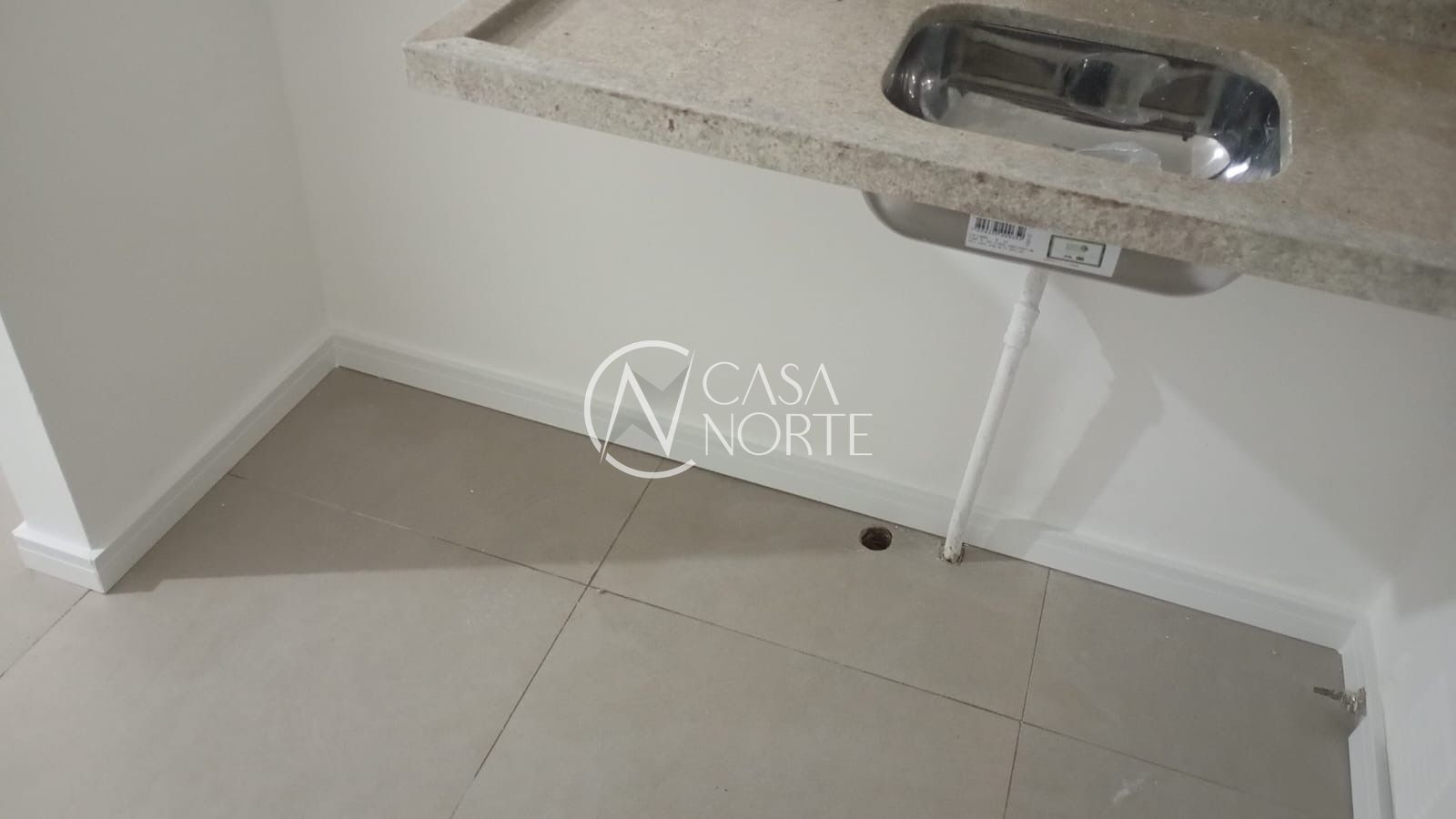 Apartamento à venda com 2 quartos, 38m², 1 vaga, Avenida João Antônio Silveira no bairro Lomba do Pinheiro em Porto Alegre