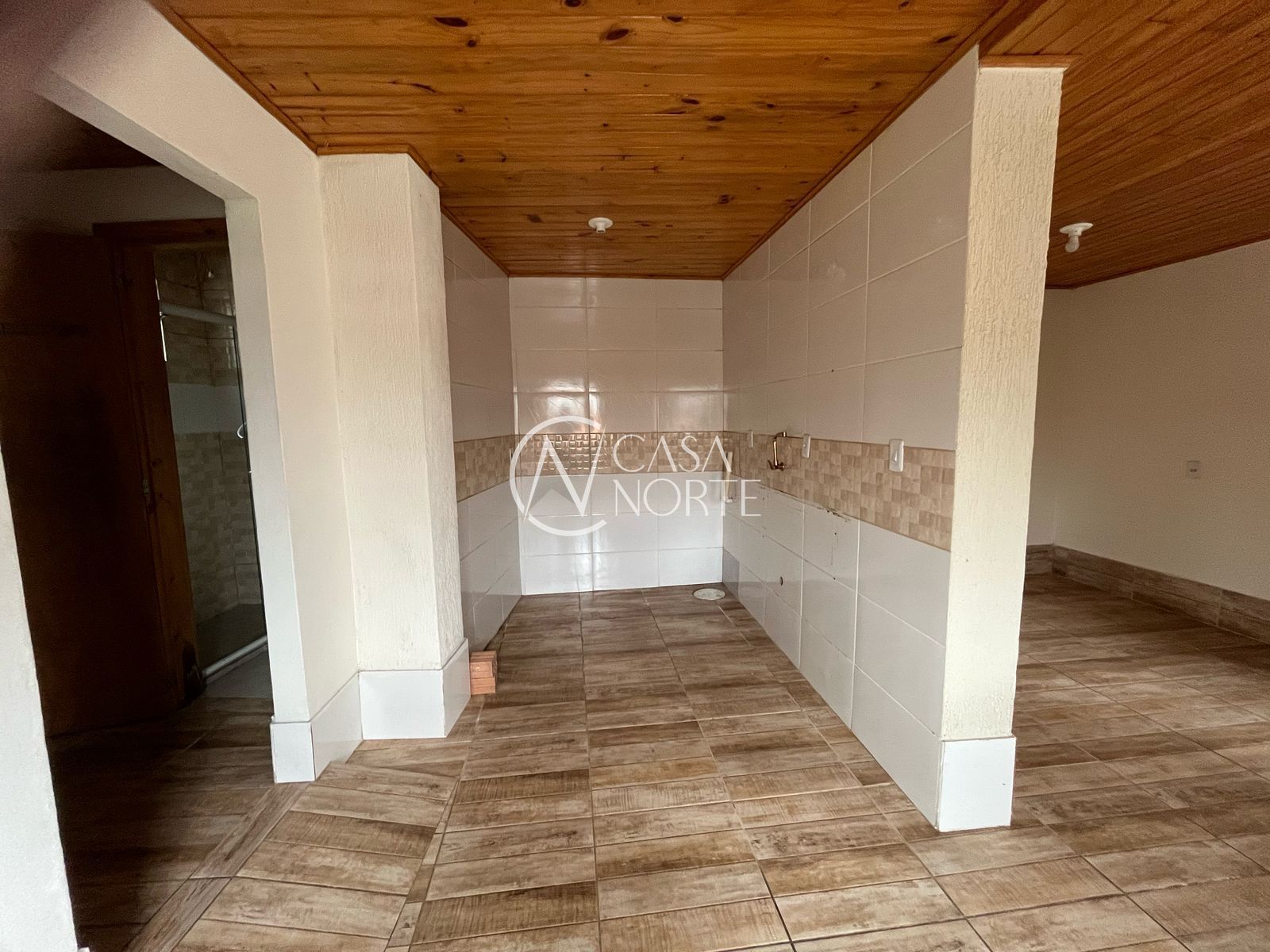 Casa à venda com 2 quartos, 70m², 2 vagas, Rua Miriam Gress no bairro Teresópolis em Porto Alegre