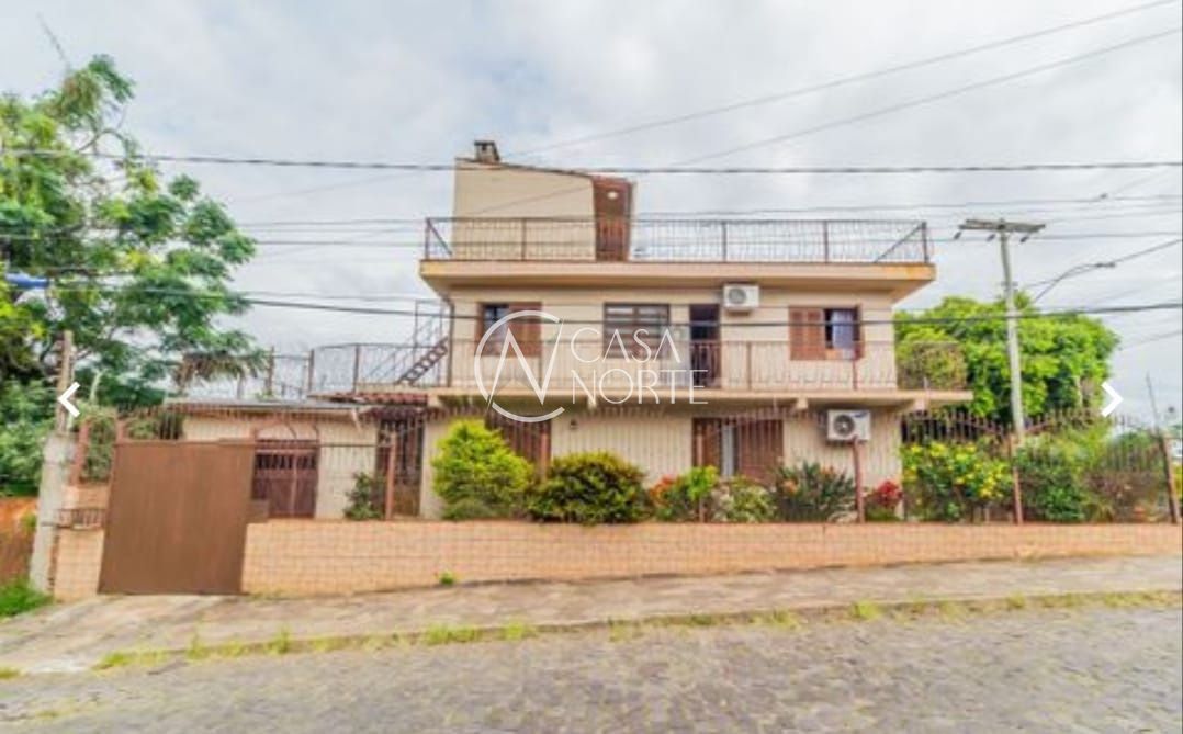 Sobrado à venda com 3 quartos, 200m², 1 suíte, 2 vagas, Rua José Knijnik no bairro Vila Nova em Porto Alegre