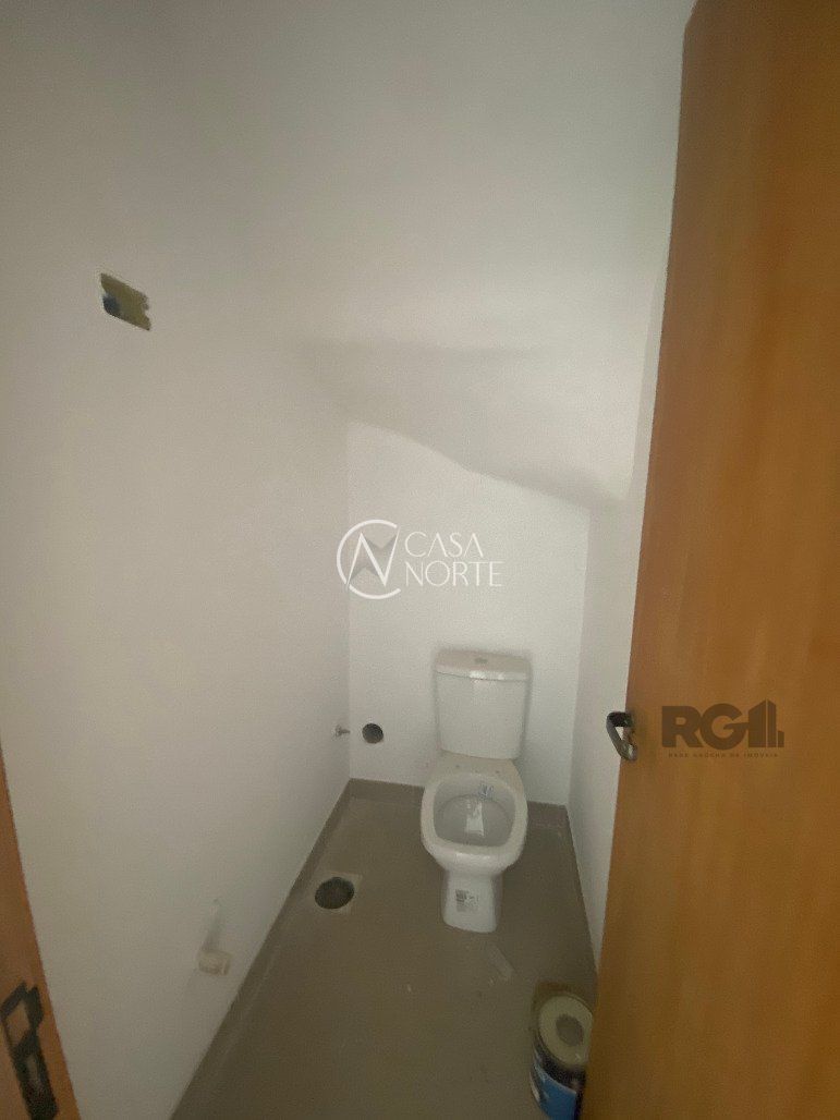 Sobrado à venda com 2 quartos, 93m², 2 suítes, 1 vaga, Rua Farid Germano no bairro Hípica em Porto Alegre