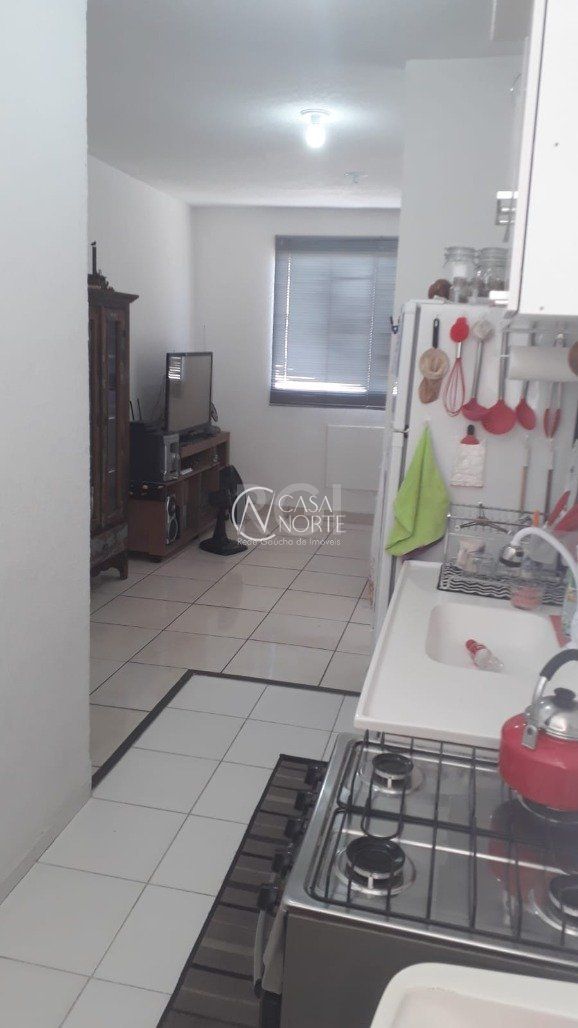 Apartamento à venda com 2 quartos, 41m², 1 suíte, 1 vaga, Avenida Edgar Pires de Castro no bairro Hípica em Porto Alegre