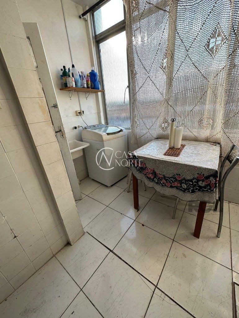 Apartamento à venda com 2 quartos, 79m², 1 vaga, Rua Vinte de Setembro no bairro Azenha em Porto Alegre