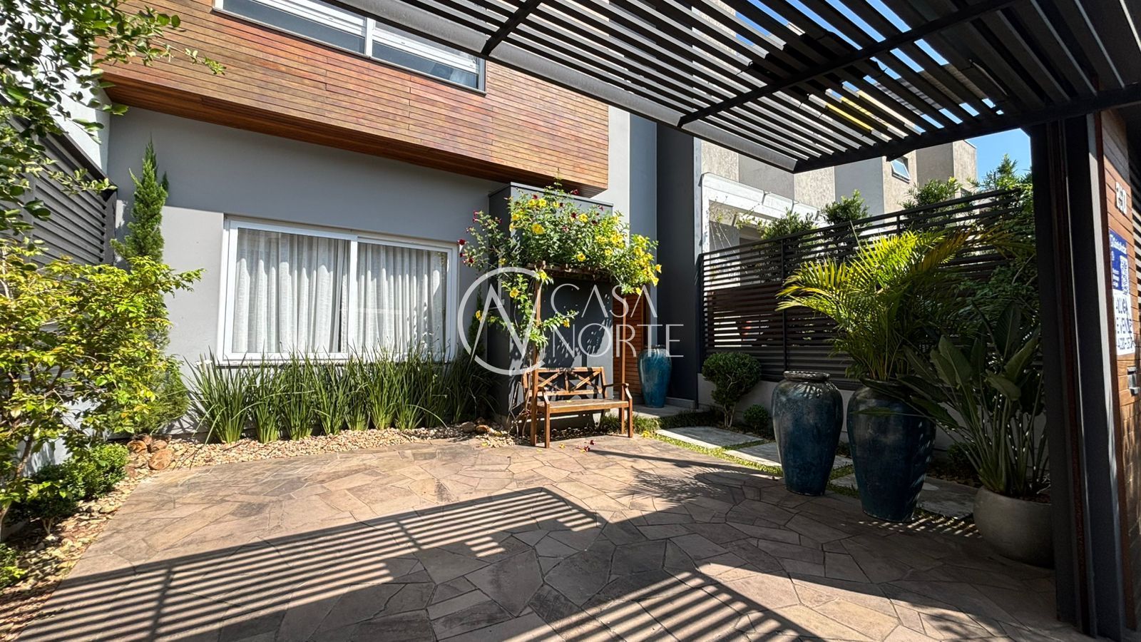 Casa à venda com 3 quartos, 150m², 1 suíte, 2 vagas, Rua Canísio Binsfeld no bairro Hípica em Porto Alegre