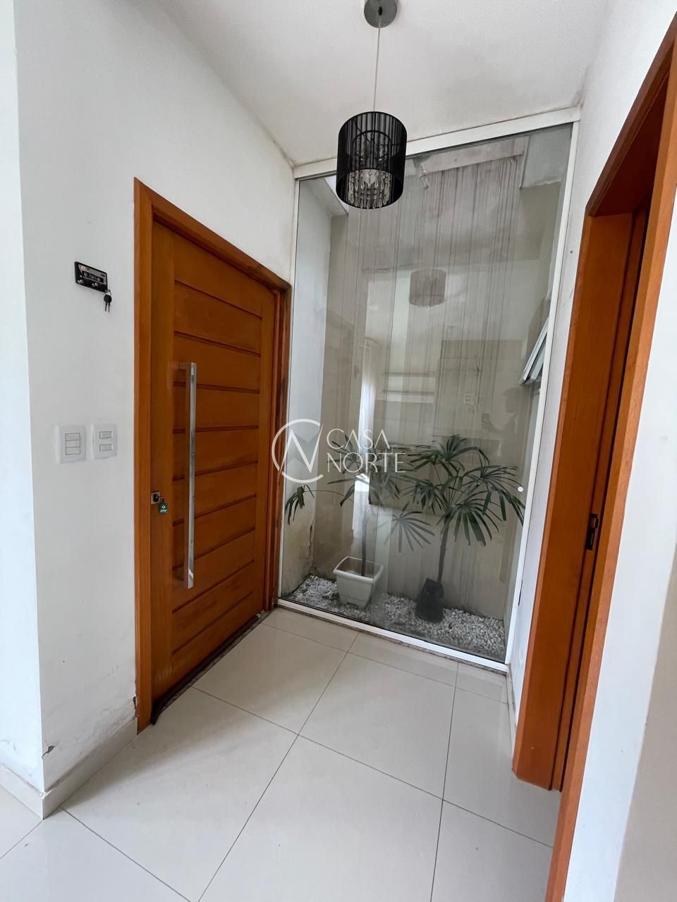 Casa à venda com 3 quartos, 149m², 2 suítes, 2 vagas, Rua Carlos Maximiliano Fayet no bairro Hípica em Porto Alegre