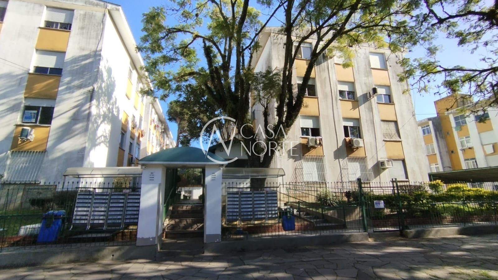Apartamento à venda com 3 quartos, 67m², 1 vaga, Rua Joaquim de Carvalho no bairro Vila Nova em Porto Alegre