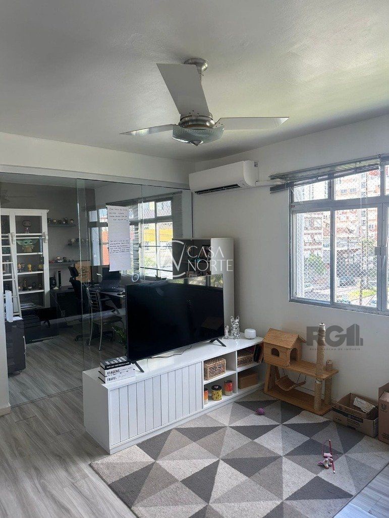 Apartamento à venda com 2 quartos, 96m², 1 suíte, 1 vaga, Rua Barbedo no bairro Menino Deus em Porto Alegre