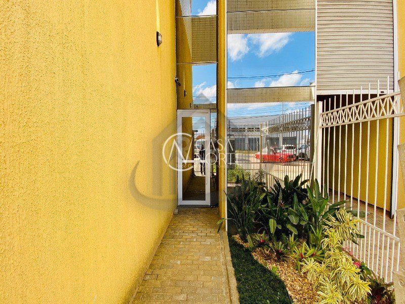 Sala Comercial à venda , 43m², Avenida Edgar Pires de Castro no bairro Hípica em Porto Alegre