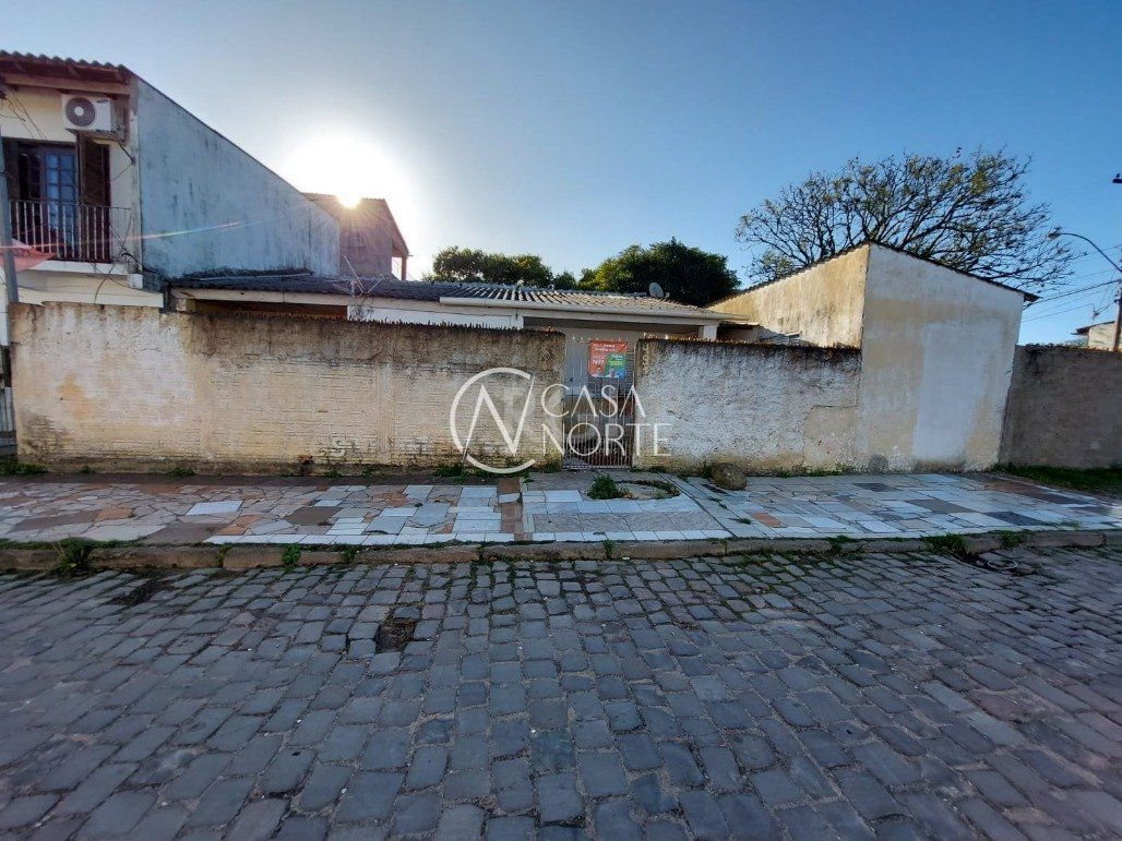 Casa à venda com 4 quartos, 130m², 1 vaga, Rua Eugenio Rodrigues no bairro Restinga em Porto Alegre