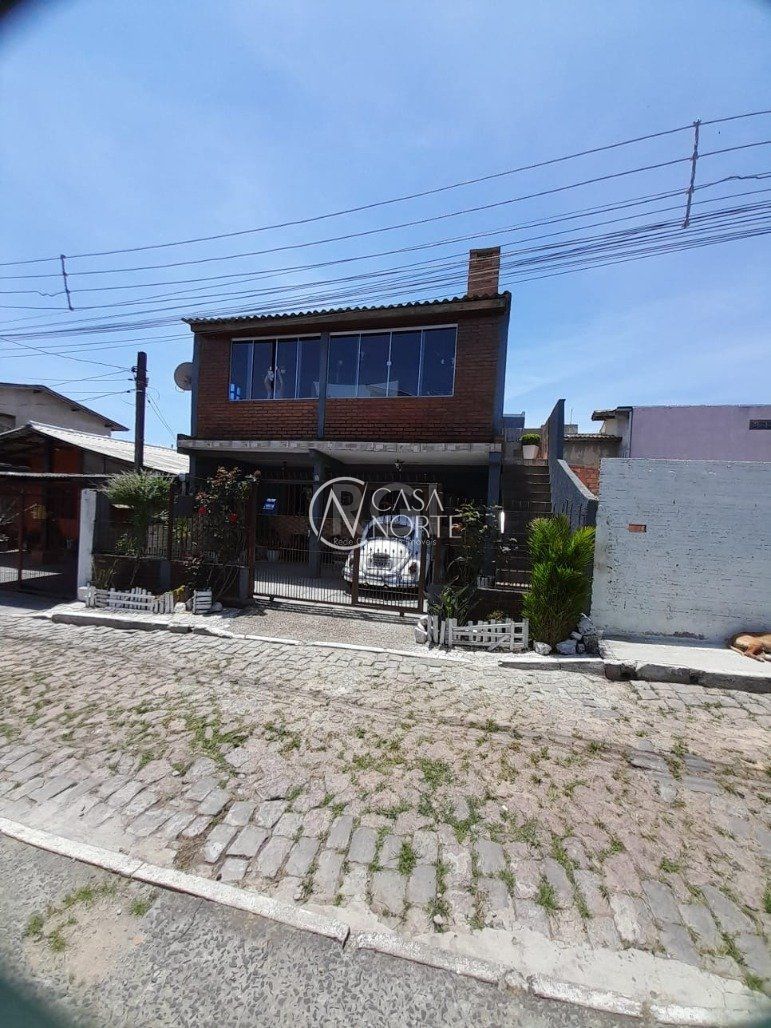 Casa à venda com 4 quartos, 160m², 1 vaga, Estrada Chácara do Banco no bairro Restinga em Porto Alegre