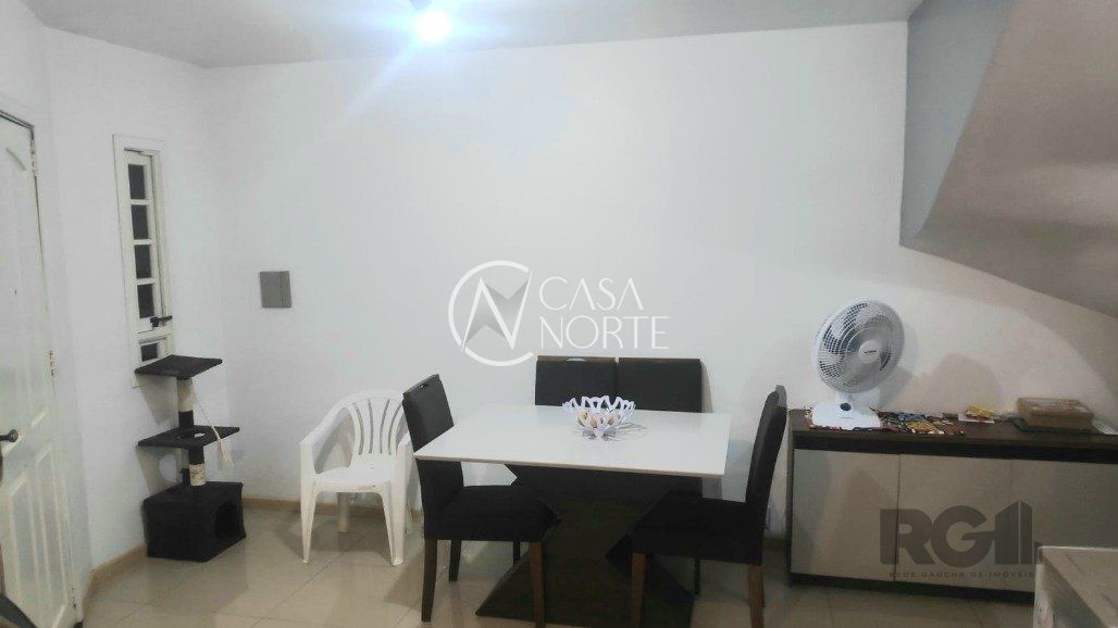 Casa à venda com 4 quartos, 100m², 2 vagas, Rua José Antônio Chaise no bairro Hípica em Porto Alegre