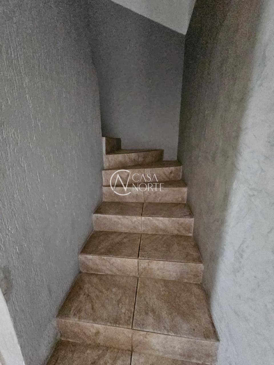 Casa à venda com 2 quartos, 1 vaga, Avenida Edgar Pires de Castro no bairro Hípica em Porto Alegre