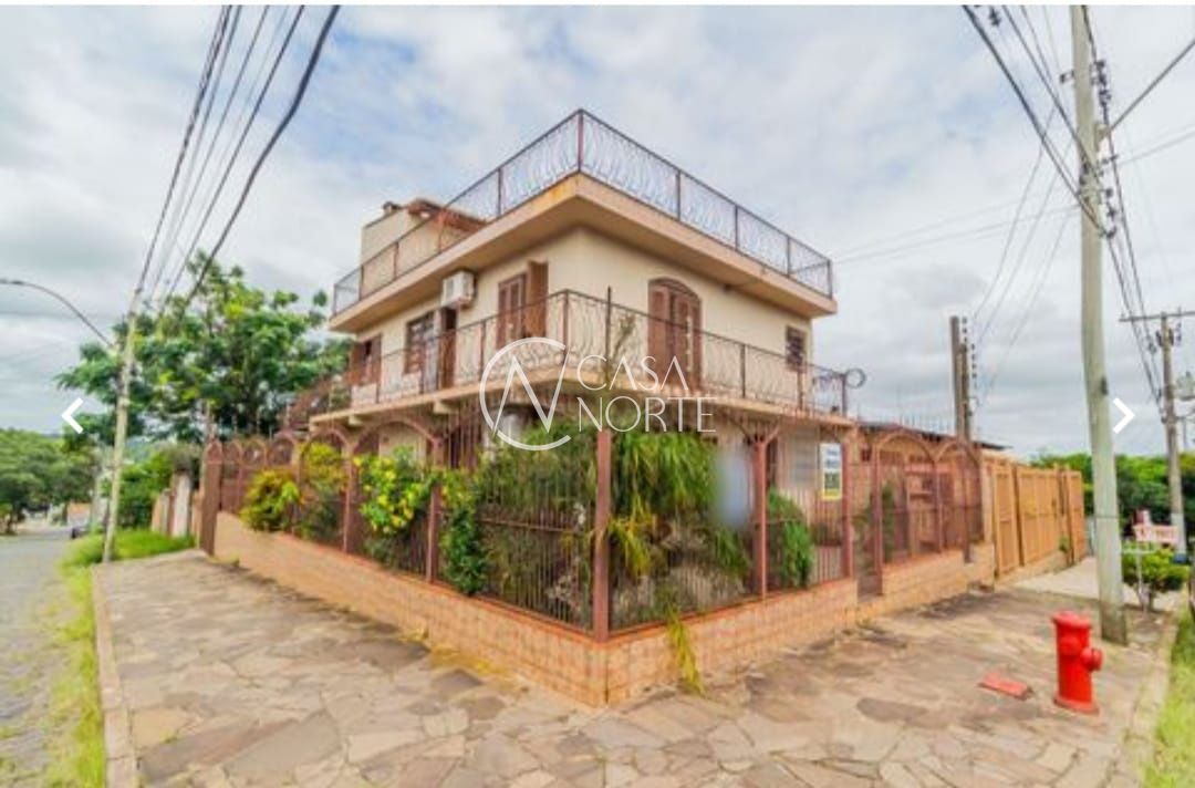 Sobrado à venda com 3 quartos, 200m², 1 suíte, 2 vagas, Rua José Knijnik no bairro Vila Nova em Porto Alegre
