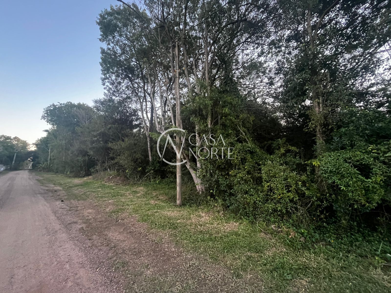 Terreno à venda  com 10000m², Rua Paulo Fontoura Gastal no bairro Chapéu do Sol em Porto Alegre