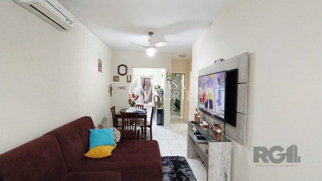 Casa à venda com 2 quartos, 90m², 1 suíte, 1 vaga, Rua Bernardo Profes no bairro Hípica em Porto Alegre