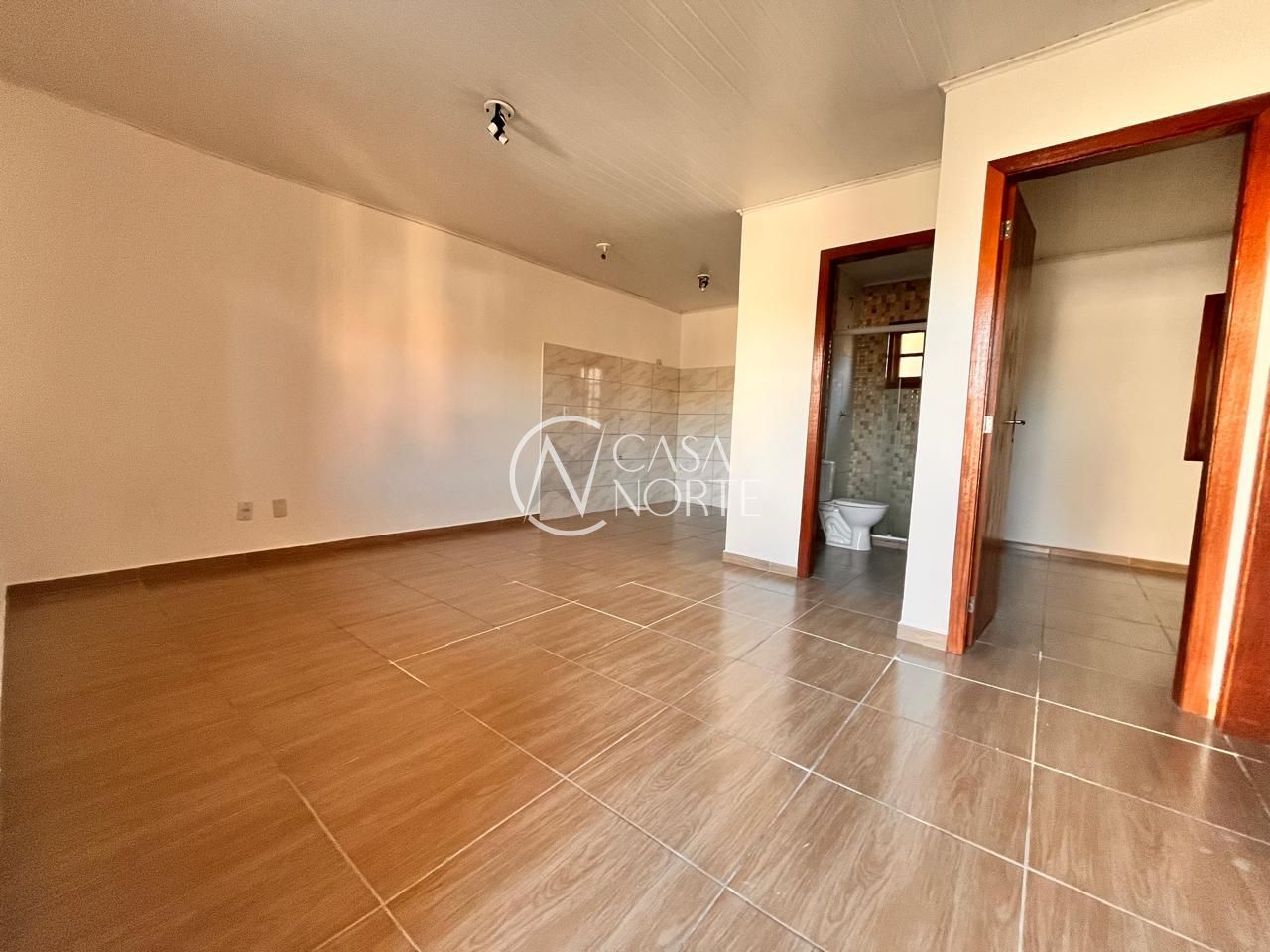 Casa à venda com 2 quartos, 58m², 2 vagas, Rua Elmo Born no bairro Hípica em Porto Alegre