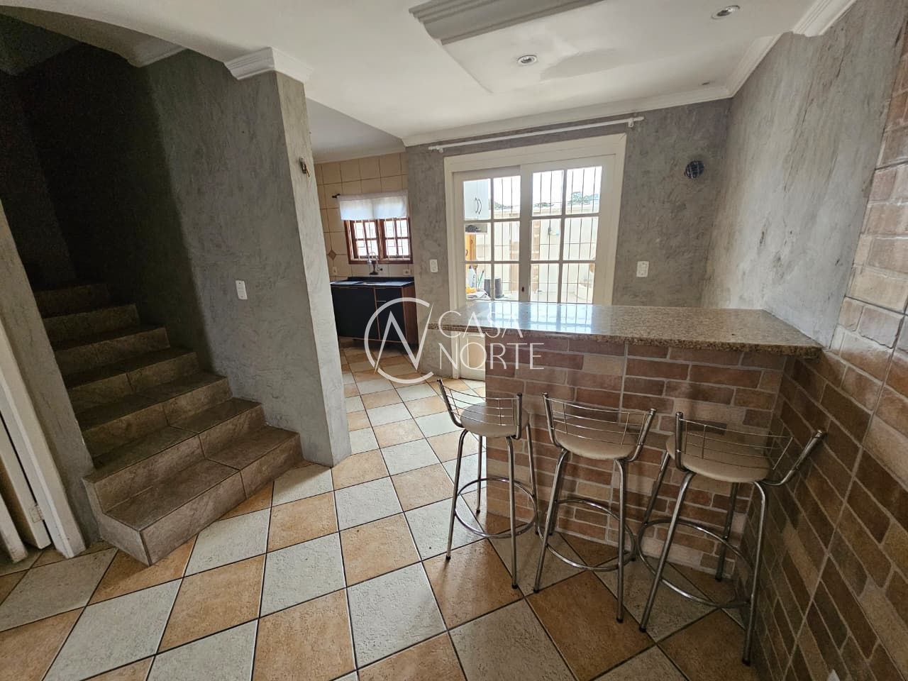 Casa à venda com 2 quartos, 1 vaga, Avenida Edgar Pires de Castro no bairro Hípica em Porto Alegre