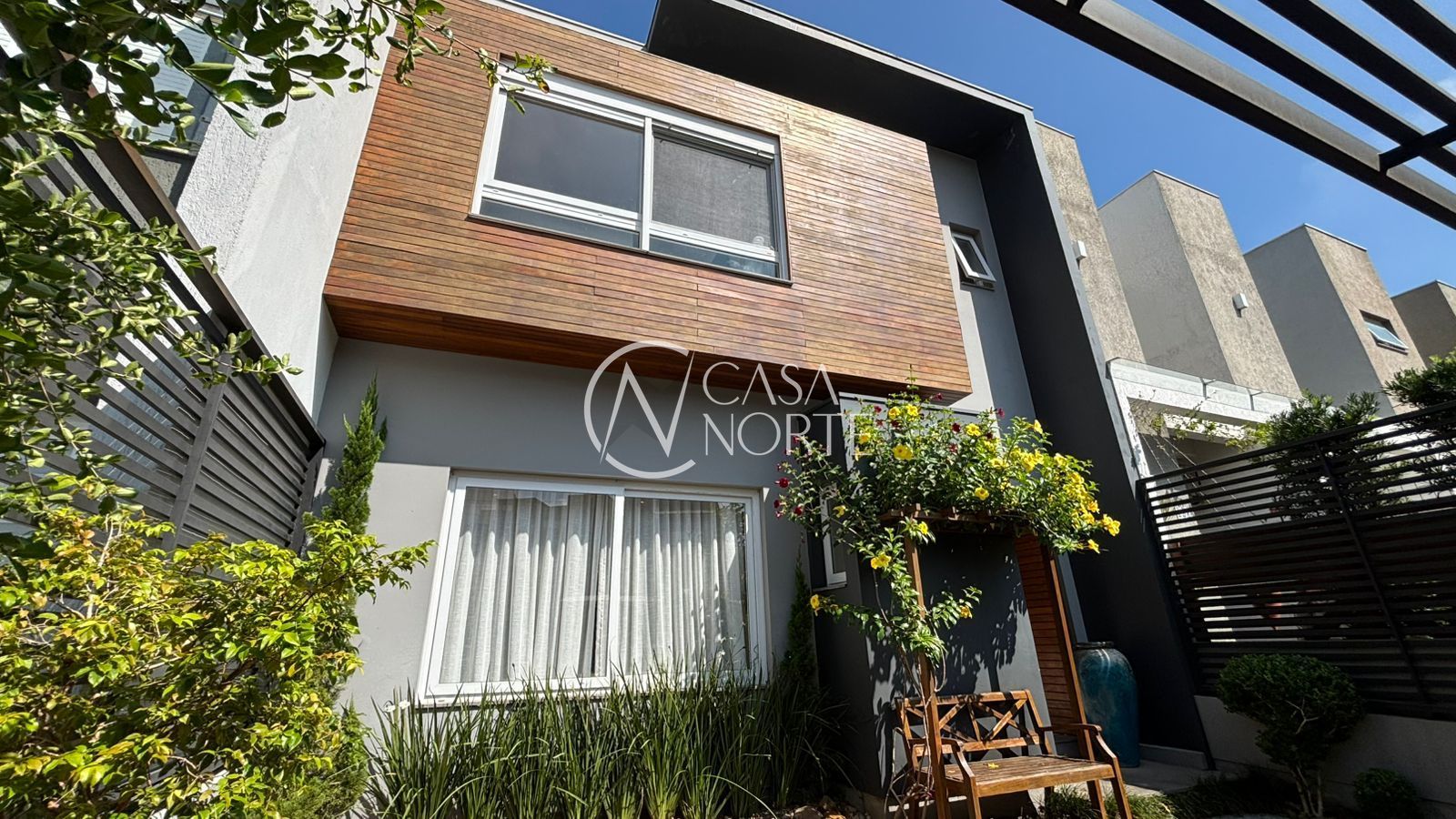 Casa à venda com 3 quartos, 150m², 1 suíte, 2 vagas, Rua Canísio Binsfeld no bairro Hípica em Porto Alegre