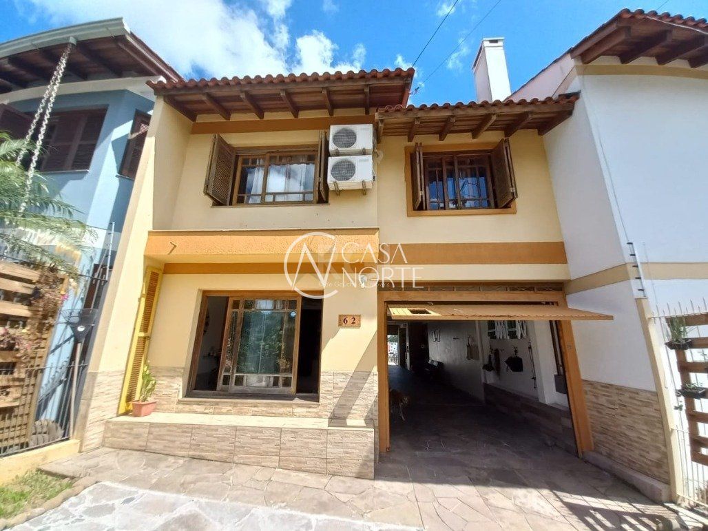 Casa à venda com 4 quartos, 188m², 1 suíte, 2 vagas, Rua Professor Antônio José Remiao no bairro Espírito Santo em Porto Alegre