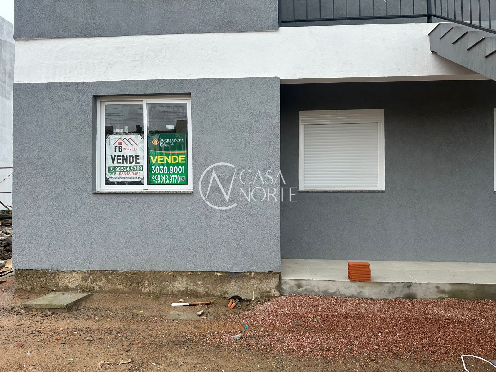 Casa à venda com 2 quartos, 46m², 1 vaga, Rua Helio Felix Frey no bairro Espírito Santo em Porto Alegre