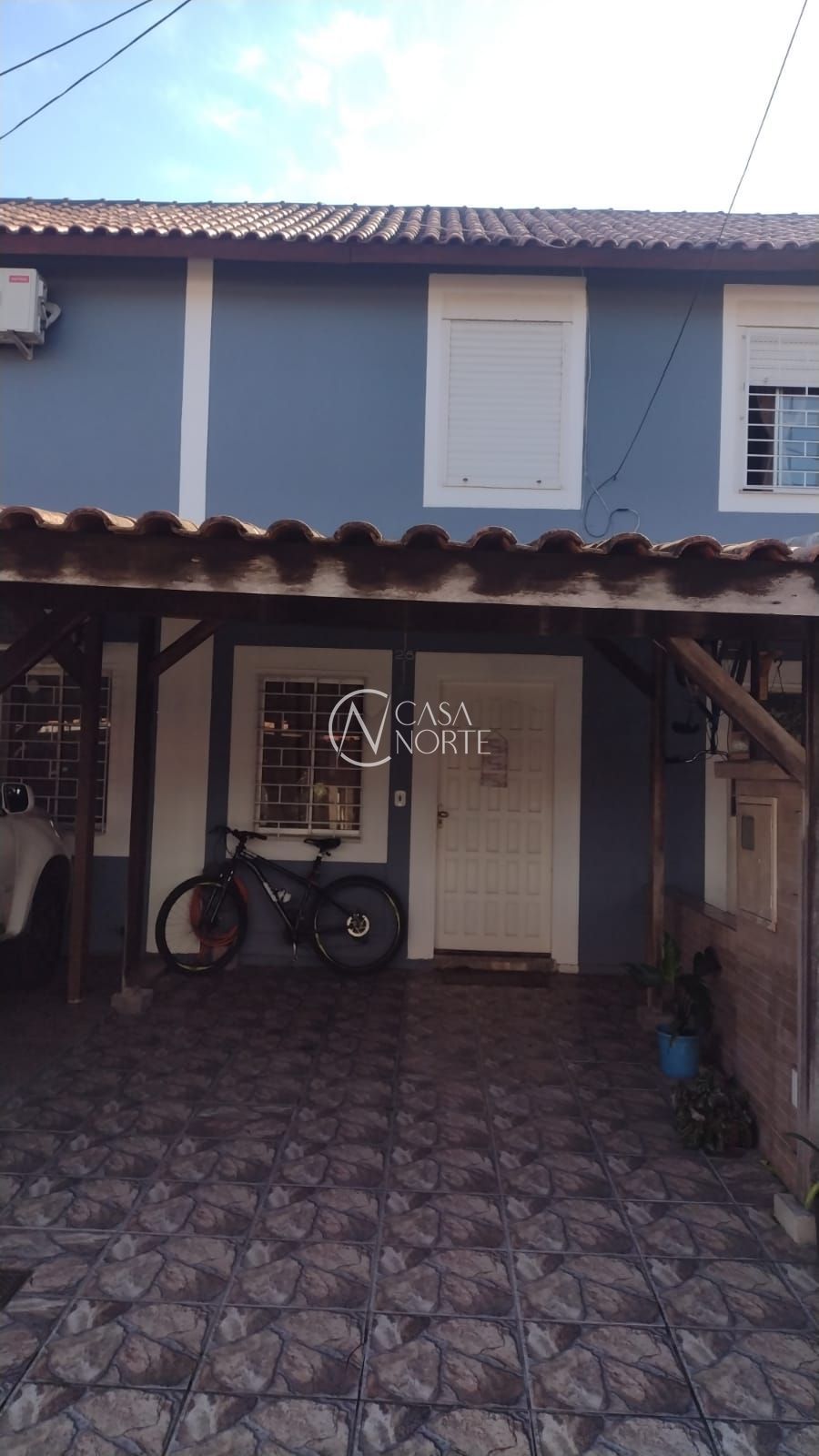 Sobrado à venda com 2 quartos, 85m², 1 vaga, Avenida Juca Batista no bairro Cavalhada em Porto Alegre