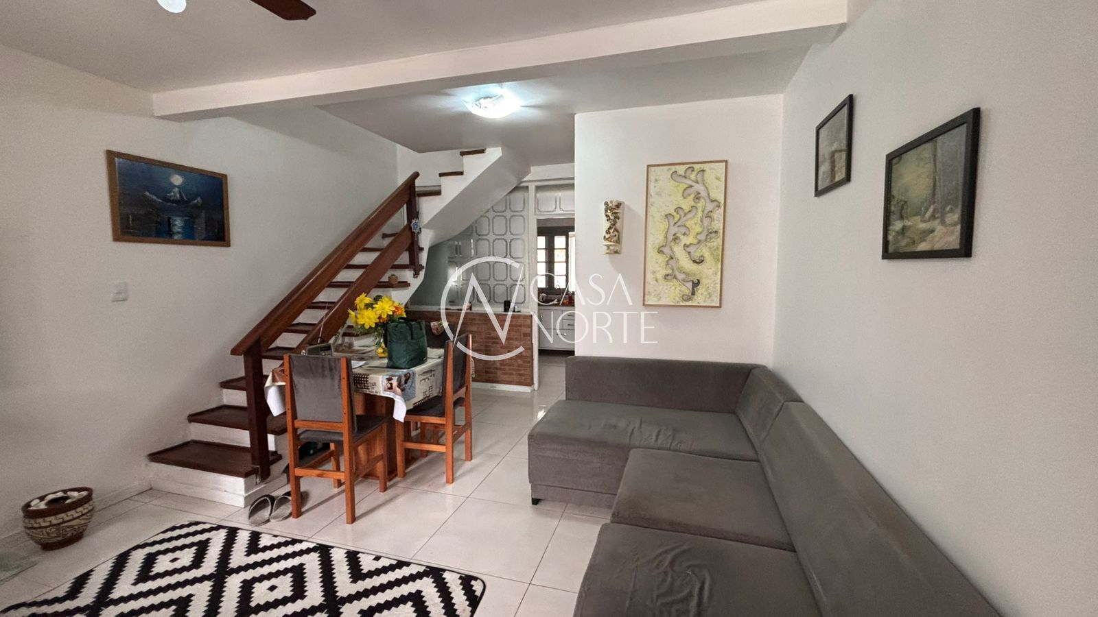 Casa à venda com 2 quartos, 1 vaga, Rua José Júlio Krebs no bairro Hípica em Porto Alegre