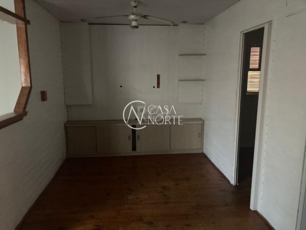 Casa à venda com 2 quartos, 120m², 3 vagas, Beco Calabria no bairro Restinga em Porto Alegre