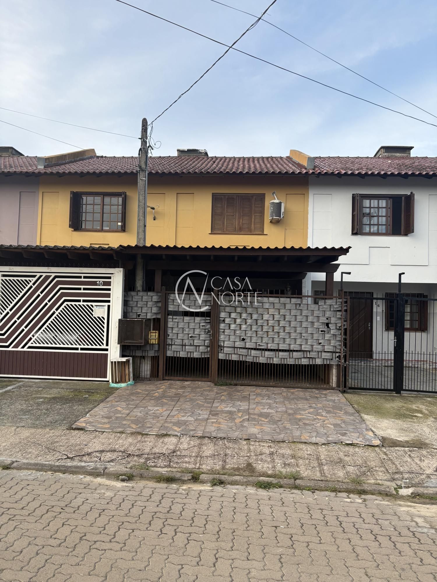Sobrado à venda com 2 quartos, 68m², 1 suíte, 1 vaga, Rua João Augusto Pestana no bairro Belém Novo em Porto Alegre
