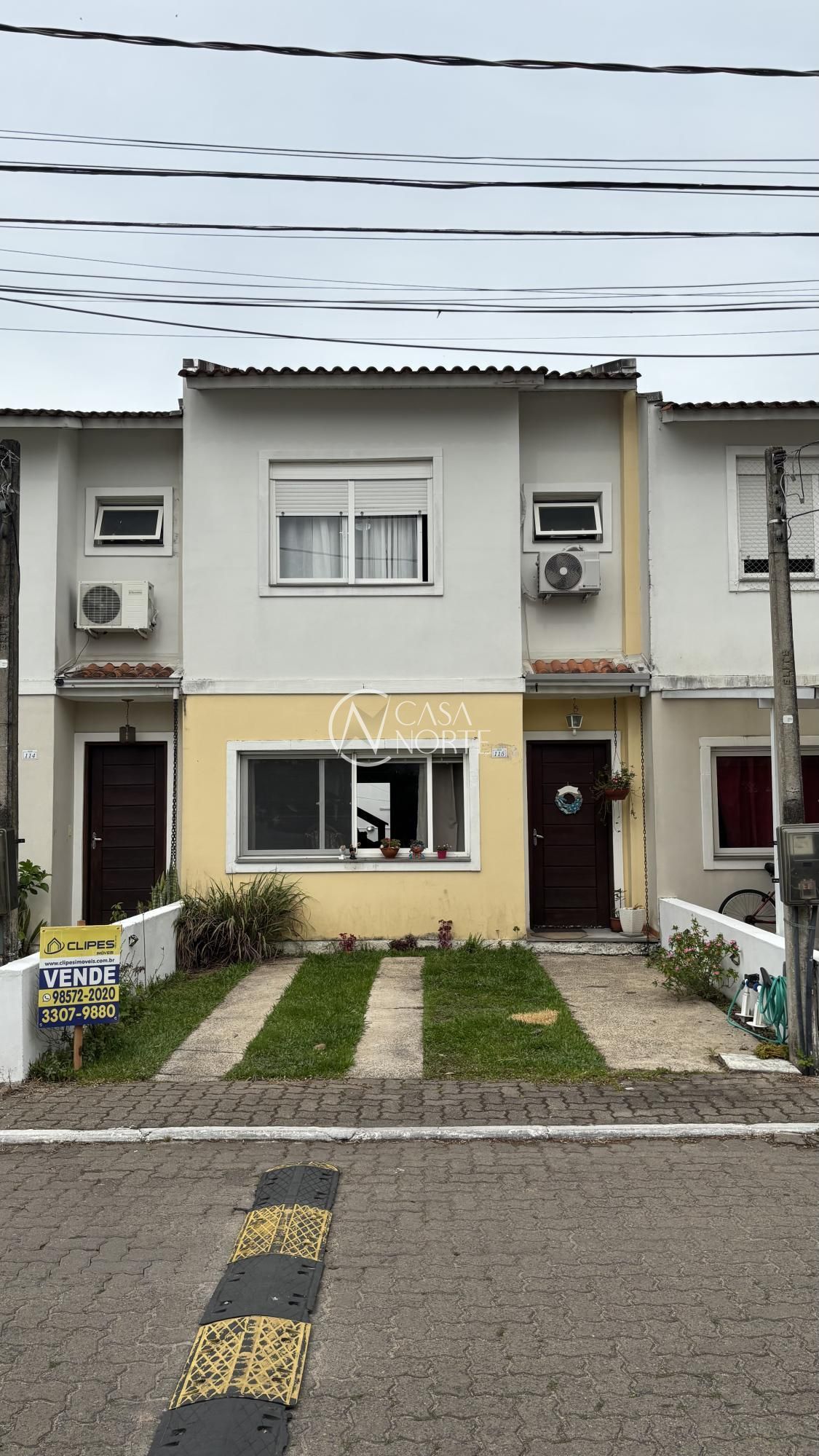 Casa de Condomínio à venda com 3 quartos, 146m², 1 suíte, 2 vagas, Avenida Edgar Pires de Castro no bairro Hípica em Porto Alegre