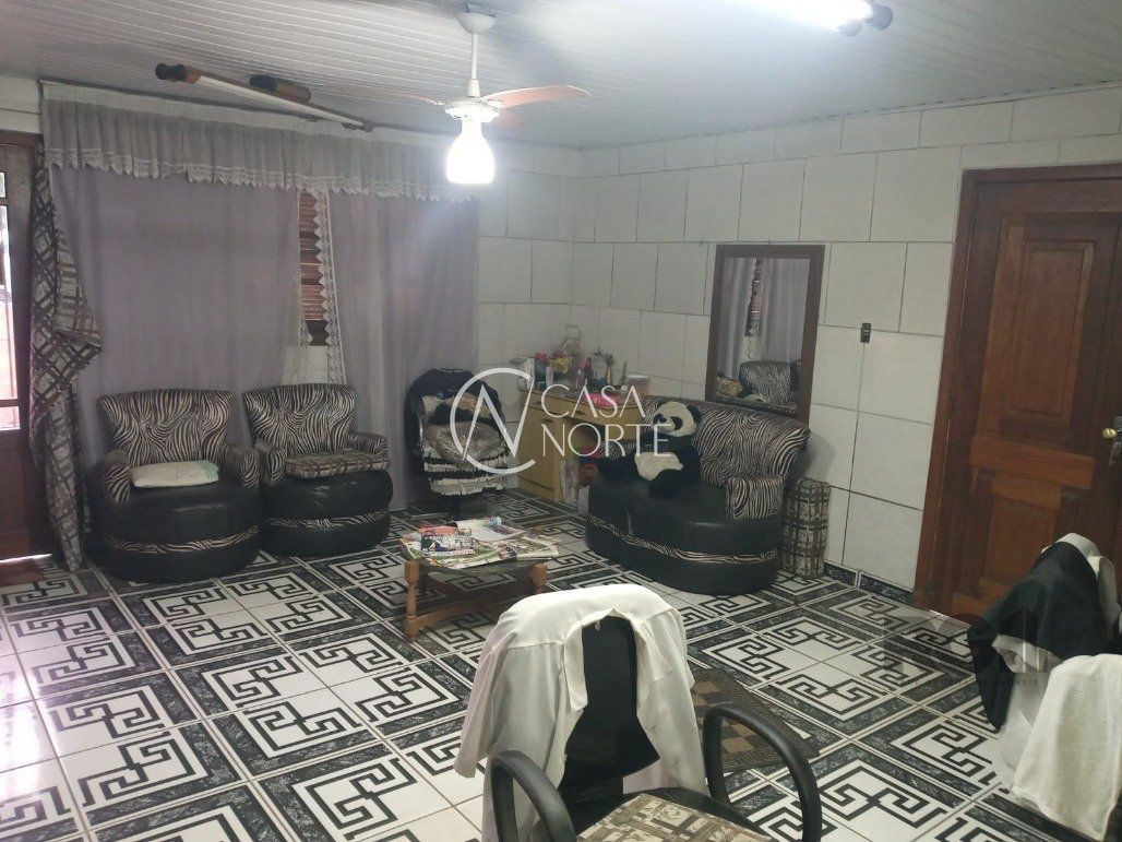 Casa à venda com 2 quartos, 400m², 4 vagas, Avenida Edgar Pires de Castro no bairro Restinga em Porto Alegre