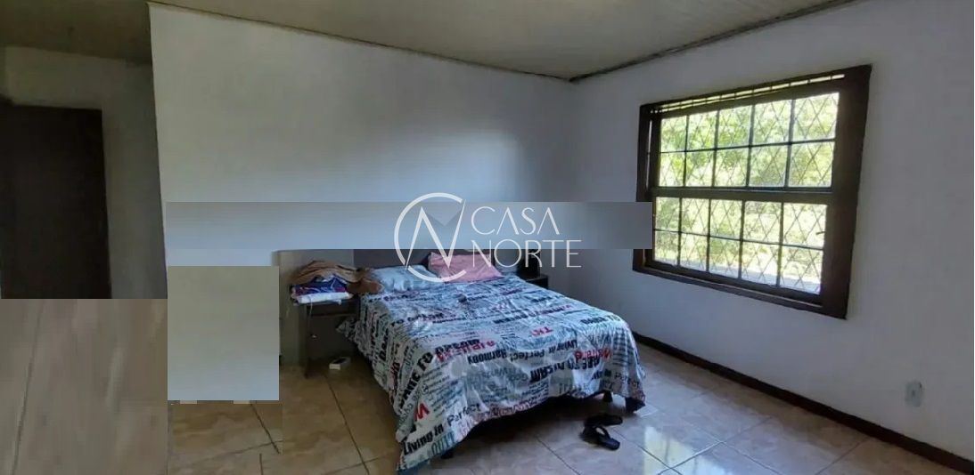 Casa à venda com 2 quartos, 160m², 2 vagas, Beco Serrito no bairro Vila Nova em Porto Alegre