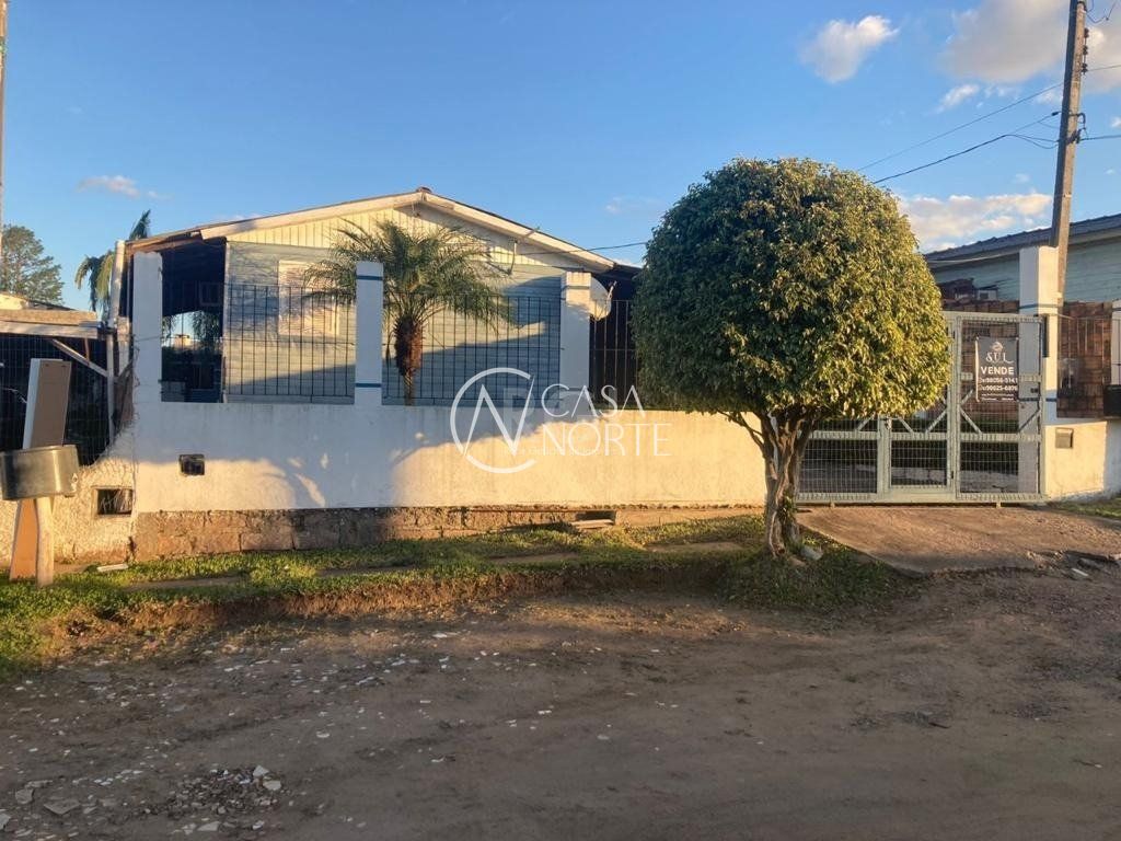 Casa à venda com 2 quartos, 120m², 3 vagas, Beco Calabria no bairro Restinga em Porto Alegre