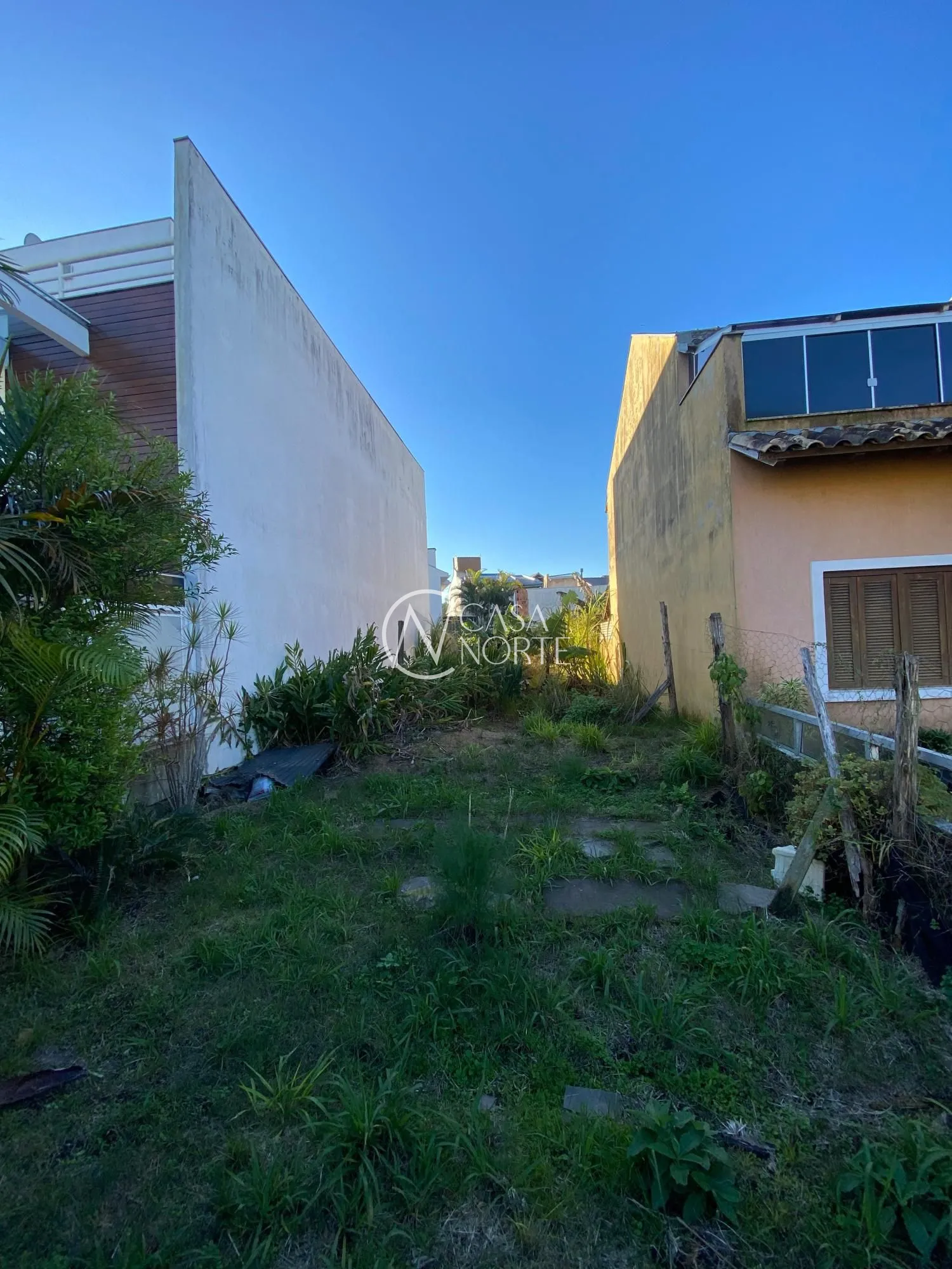 Terreno à venda  com 150m², Rua Irany de Oliveira Sant'anna no bairro Hípica em Porto Alegre