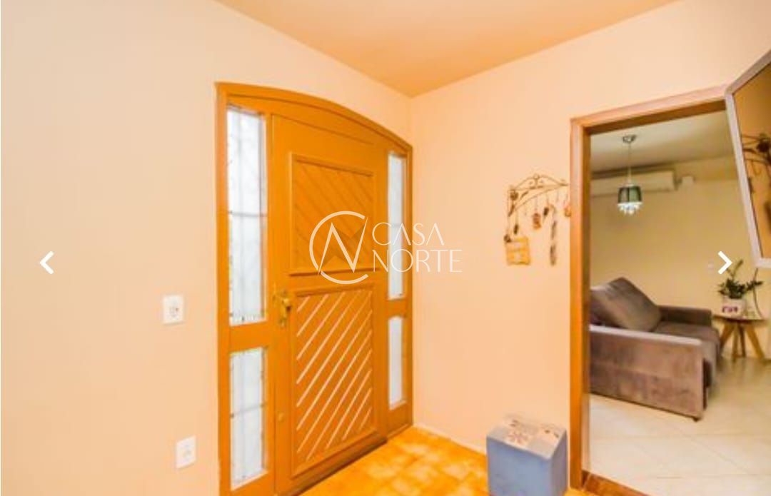 Sobrado à venda com 3 quartos, 200m², 1 suíte, 2 vagas, Rua José Knijnik no bairro Vila Nova em Porto Alegre