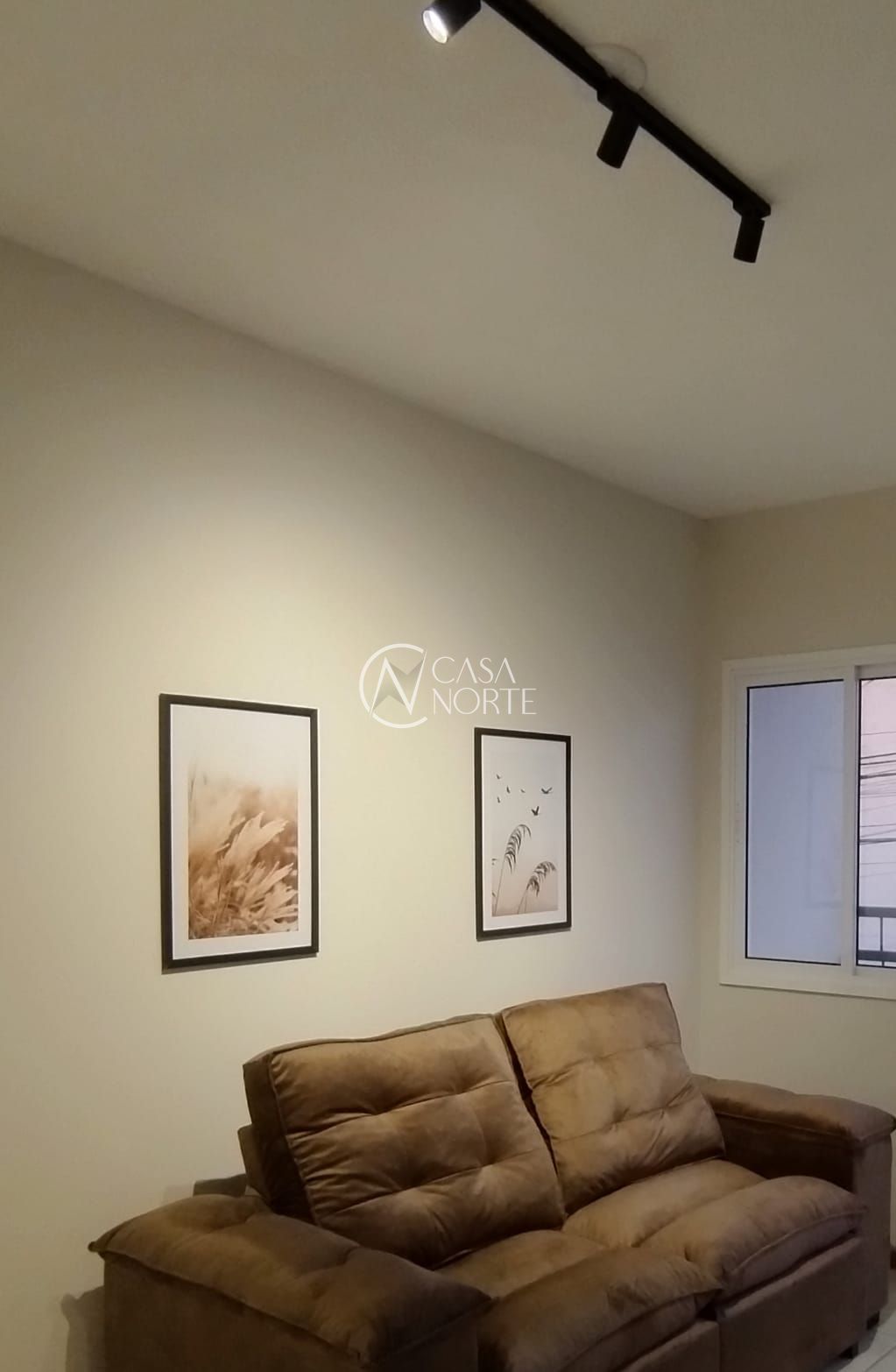 Casa à venda com 2 quartos, 49m², 1 vaga, Rua Nair Garcia Martins no bairro Restinga em Porto Alegre