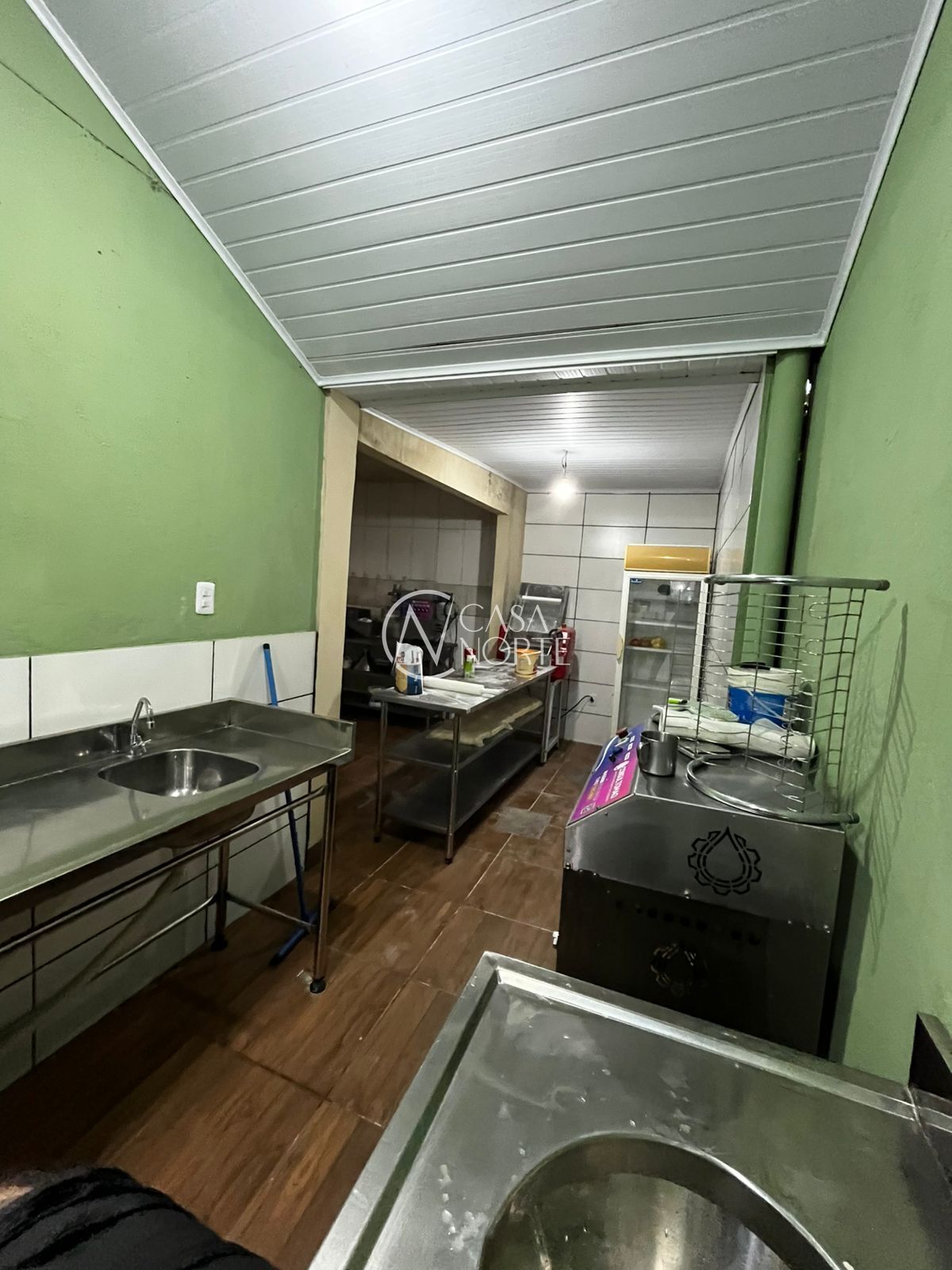 Casa Comercial à venda com 1 quarto, 80m², 1 vaga, Estrada Cristiano Kraemer no bairro Vila Nova em Porto Alegre