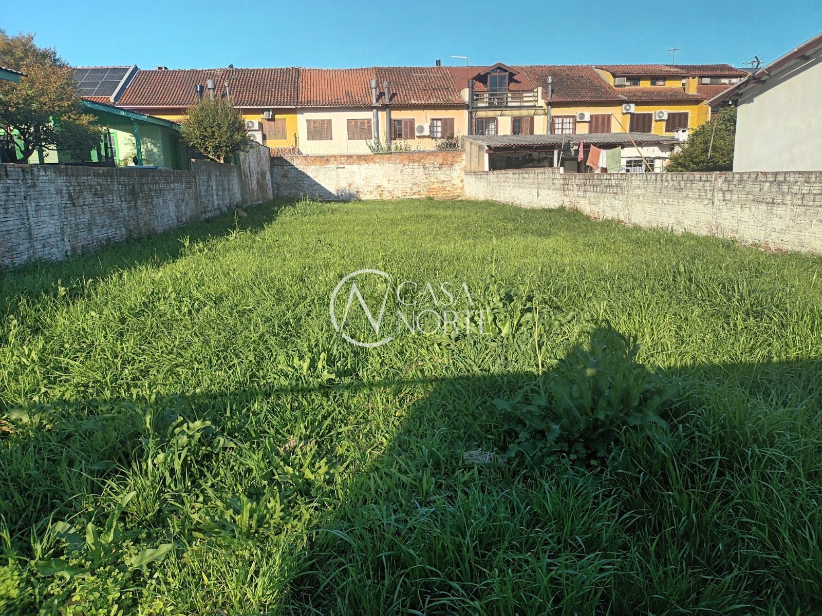 Terreno à venda  com 330m², Rua Vítor Moraes no bairro Hípica em Porto Alegre