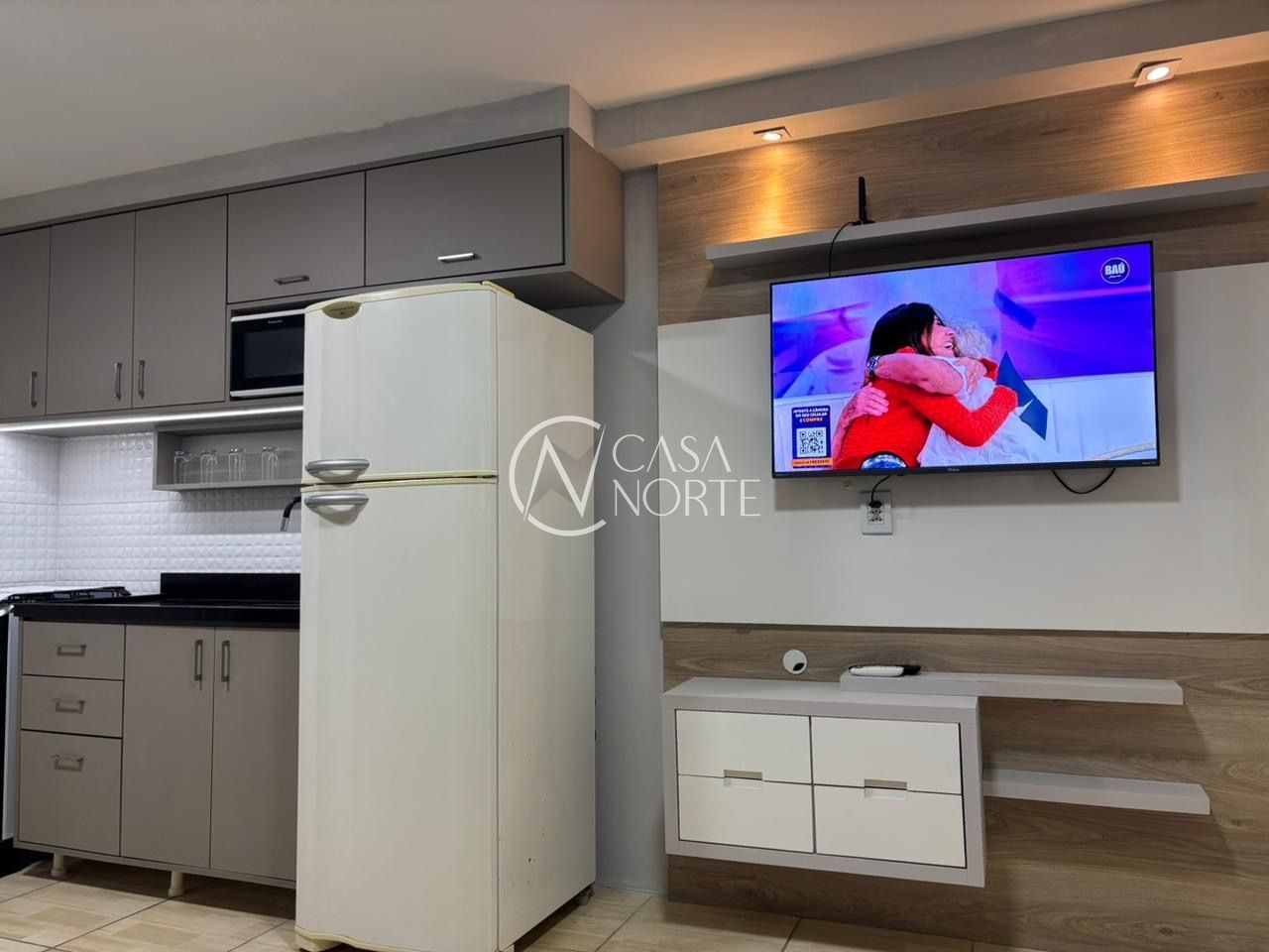 Apartamento à venda com 2 quartos, 45m², Rua Império no bairro Vila Nova em Porto Alegre