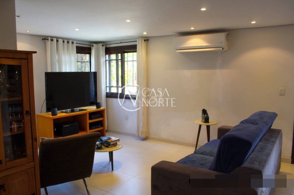 Sobrado à venda com 3 quartos, 266m², 1 suíte, 2 vagas, Rua Engenheiro Renato Costa Leite no bairro Ipanema em Porto Alegre