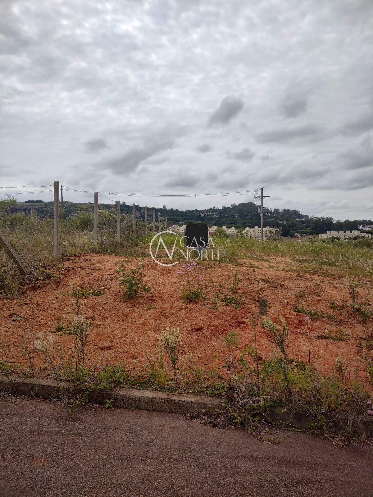 Terreno à venda  com 200m², Rua Catarino Andreatta no bairro Vila Nova em Porto Alegre