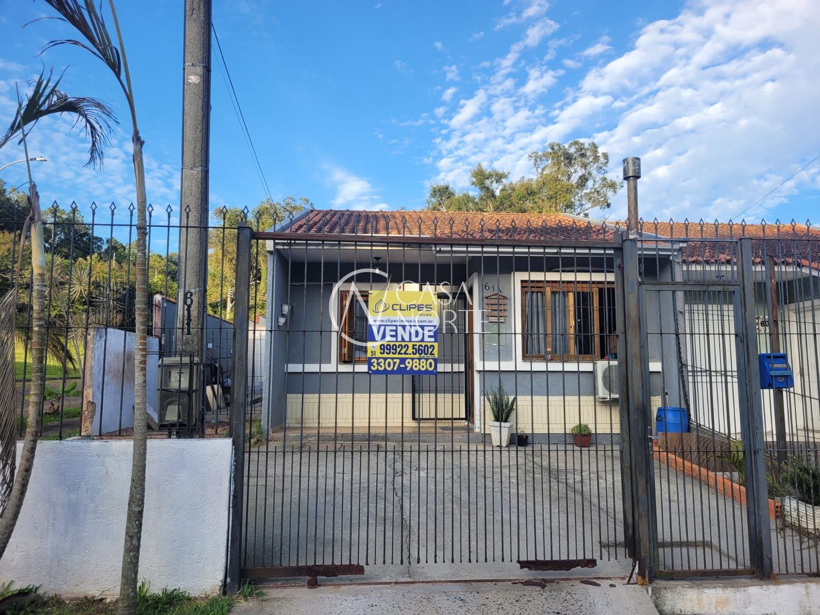 Casa à venda com 2 quartos, 69m², 2 vagas, Rua Pedro Faria no bairro Hípica em Porto Alegre