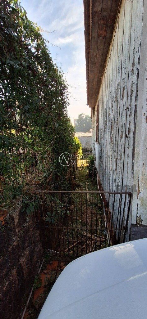 Terreno à venda  com 265m², Avenida São Borja no bairro Nonoai em Porto Alegre