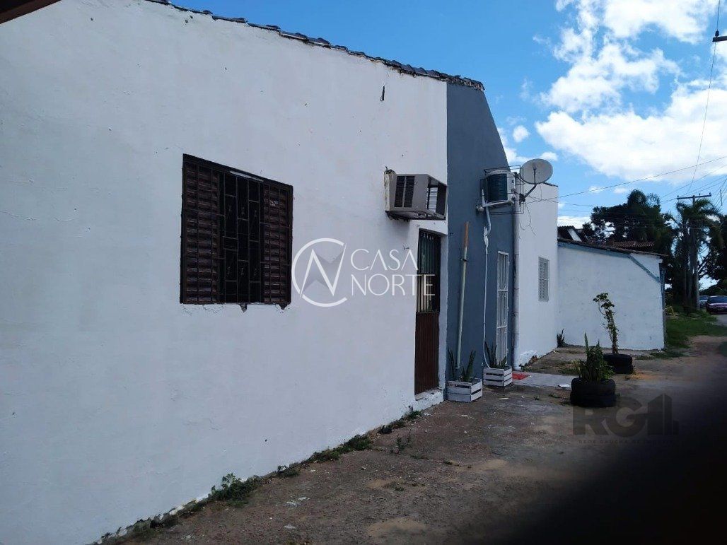 Casa Comercial à venda  com 150m², Avenida Ignês E. Fagundes no bairro Restinga em Porto Alegre