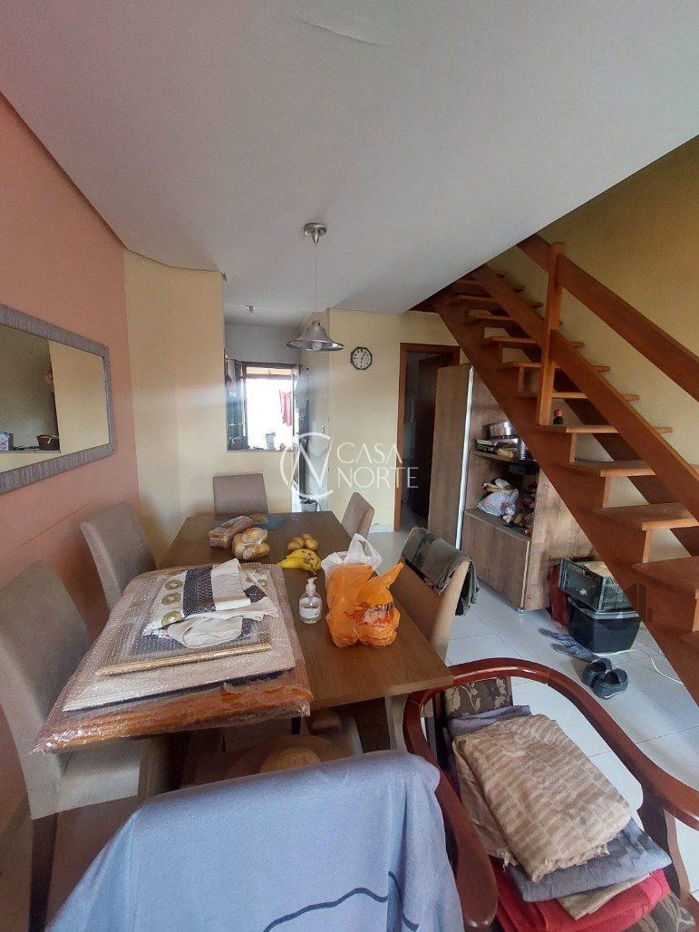 Casa à venda com 2 quartos, 70m², Rua Nei Remedi no bairro Hípica em Porto Alegre