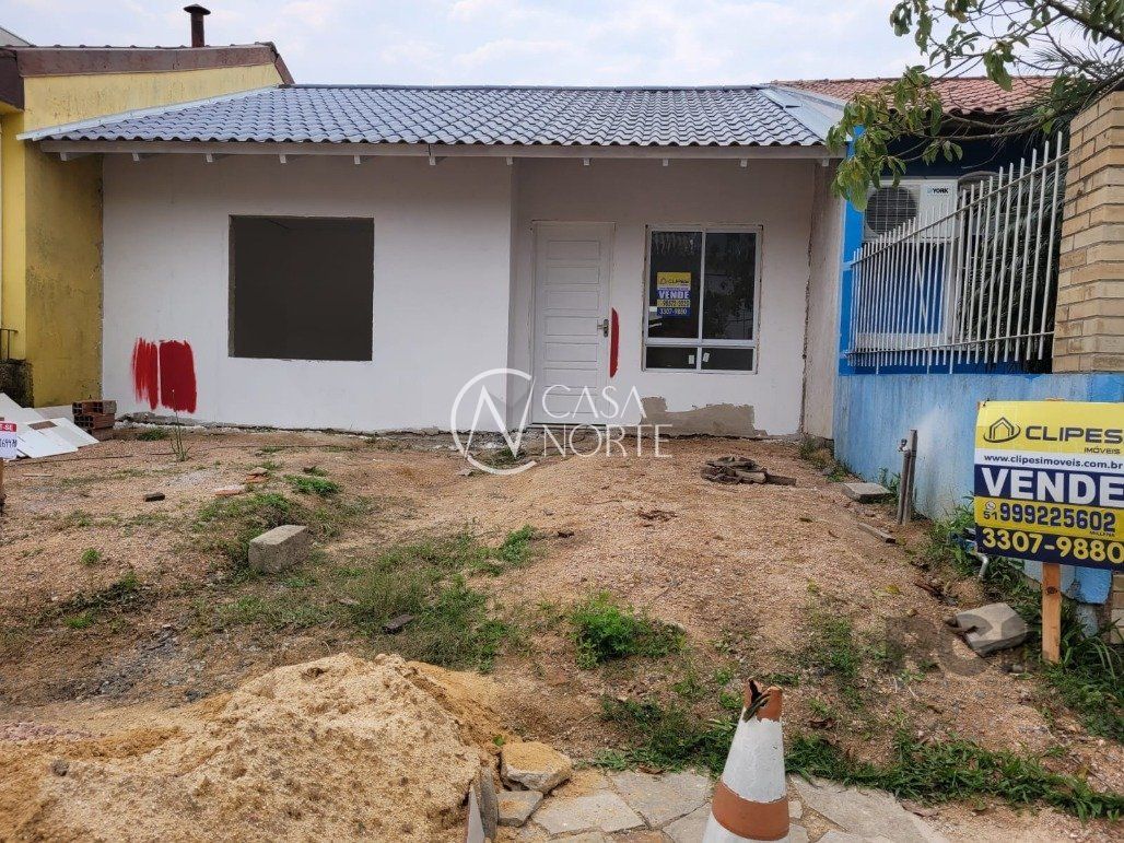 Casa à venda com 2 quartos, 60m², 2 vagas, Rua Guatambu no bairro Hípica em Porto Alegre