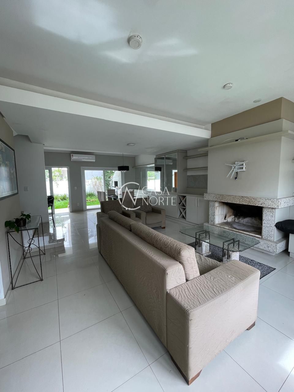 Casa à venda com 3 quartos, 149m², 2 suítes, 2 vagas, Rua Carlos Maximiliano Fayet no bairro Hípica em Porto Alegre