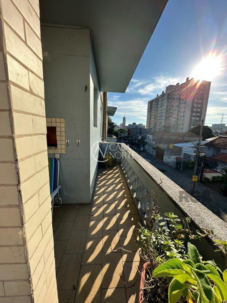 Apartamento à venda com 2 quartos, 79m², 1 vaga, Rua Vinte de Setembro no bairro Azenha em Porto Alegre