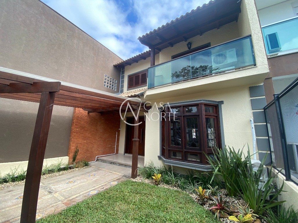 Casa à venda com 3 quartos, 150m², 1 suíte, 1 vaga, Rua Roberto Santini no bairro Hípica em Porto Alegre