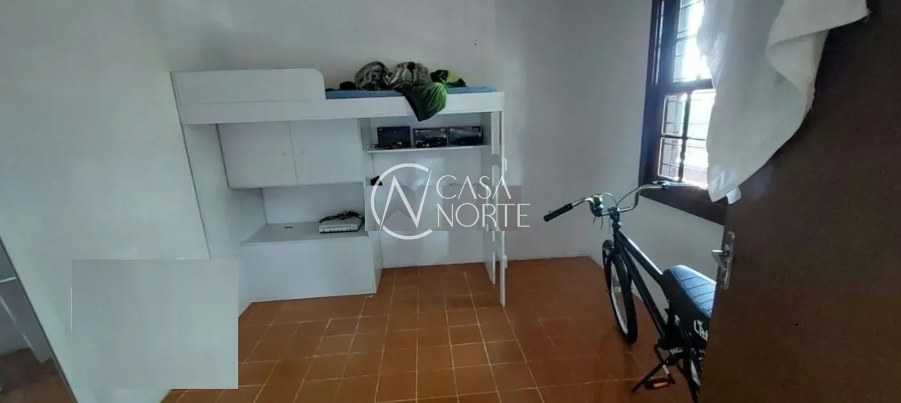 Casa à venda com 2 quartos, 160m², 2 vagas, Beco Serrito no bairro Vila Nova em Porto Alegre